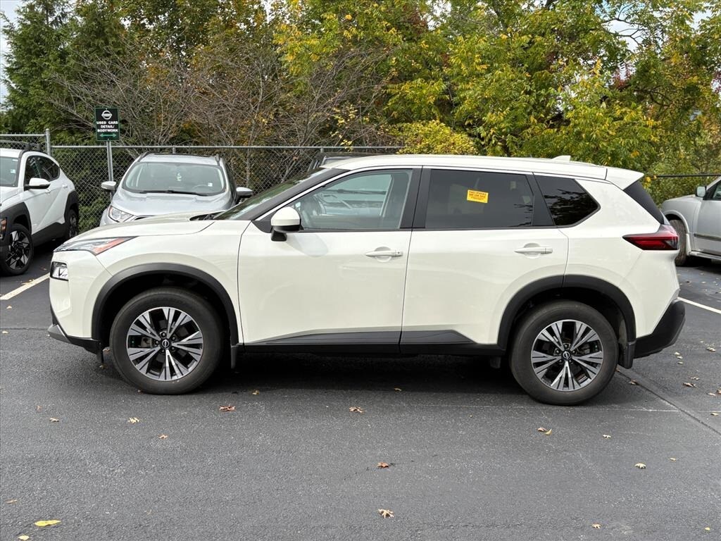 2023 Nissan Rogue SV photo 3