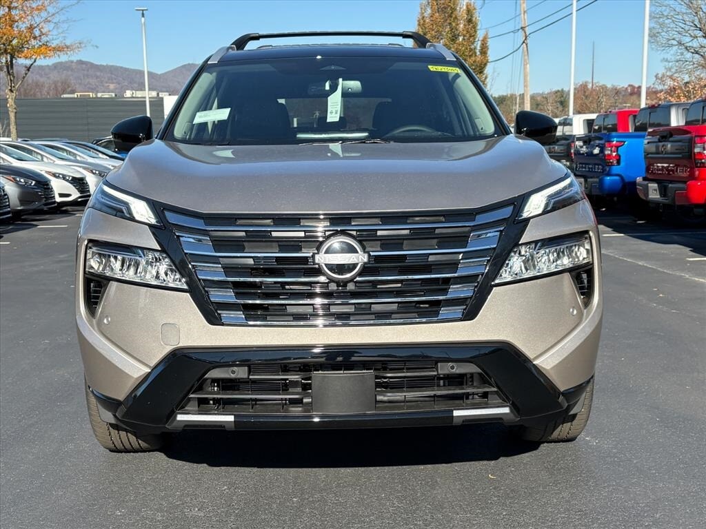 2026 Nissan Rogue Platinum photo 2