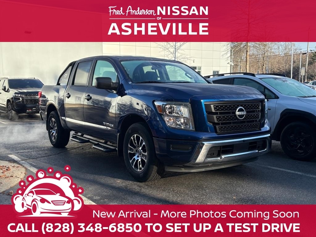 2023 Nissan Titan Truck 