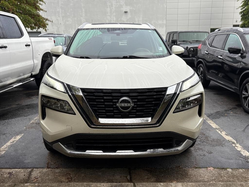 2023 Nissan Rogue Platinum photo 2