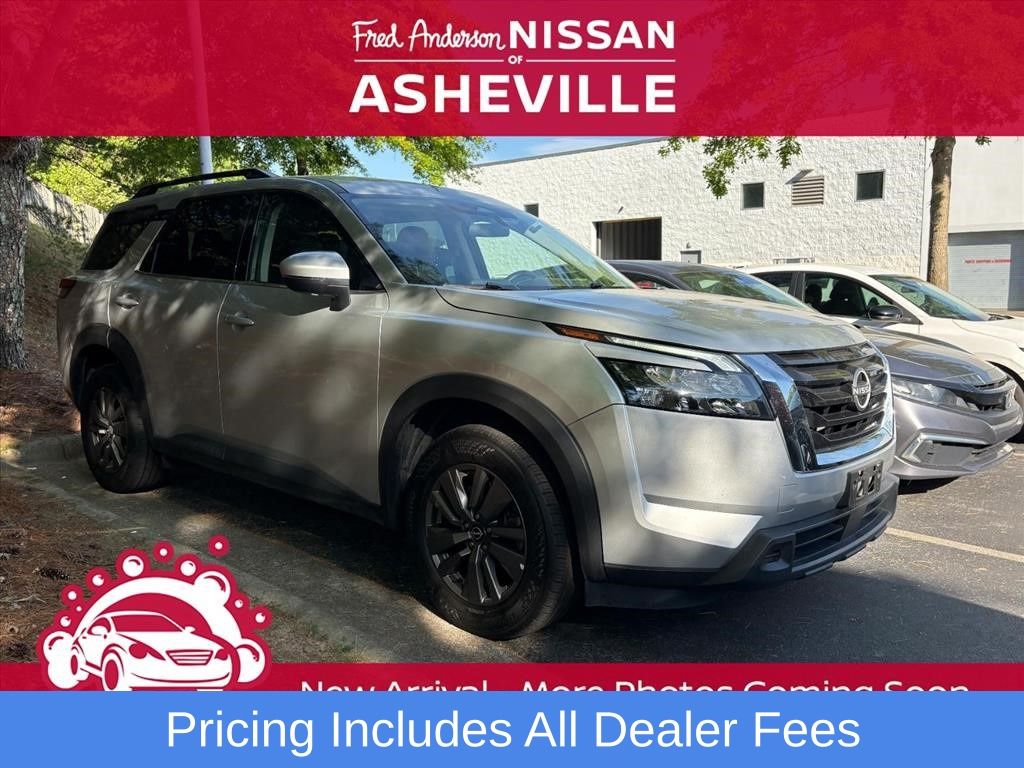2024 Nissan Pathfinder SV 4WD's photo