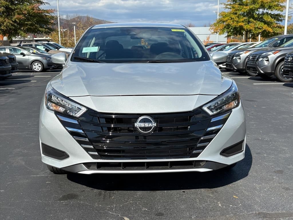New 2025 Nissan Versa 1.6 SV Sedan