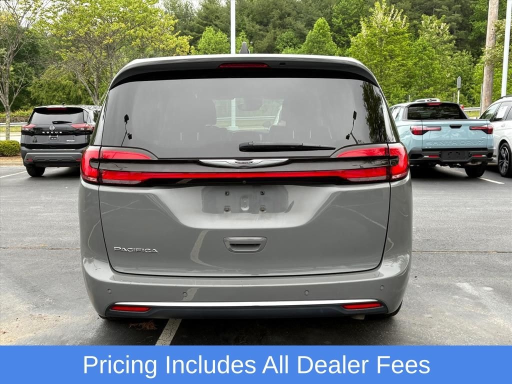 Used 2023 Chrysler Pacifica Touring L Minivan/Van