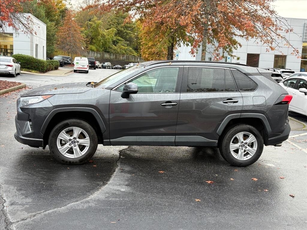 2020 Toyota RAV4 XLE photo 2