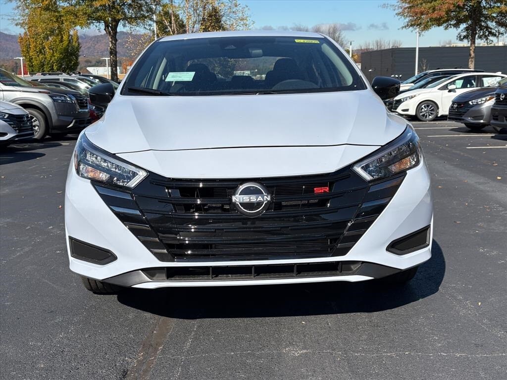 New 2025 Nissan Versa 1.6 SR Sedan