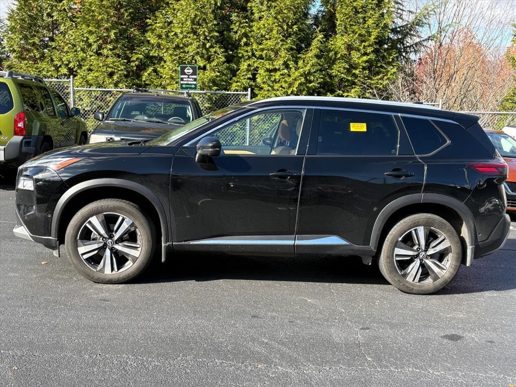 2023 Nissan Rogue Platinum photo 3