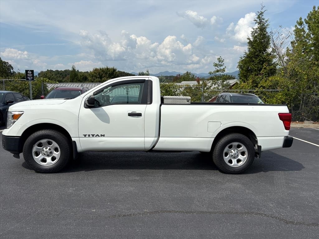 2017 Nissan Titan S photo 3