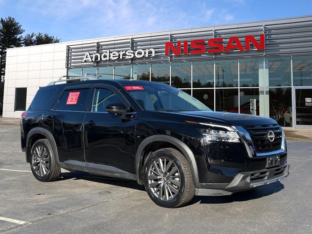 2024 Nissan Pathfinder SL
