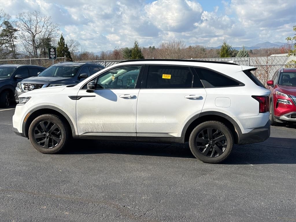 2021 Kia Sorento S photo 3