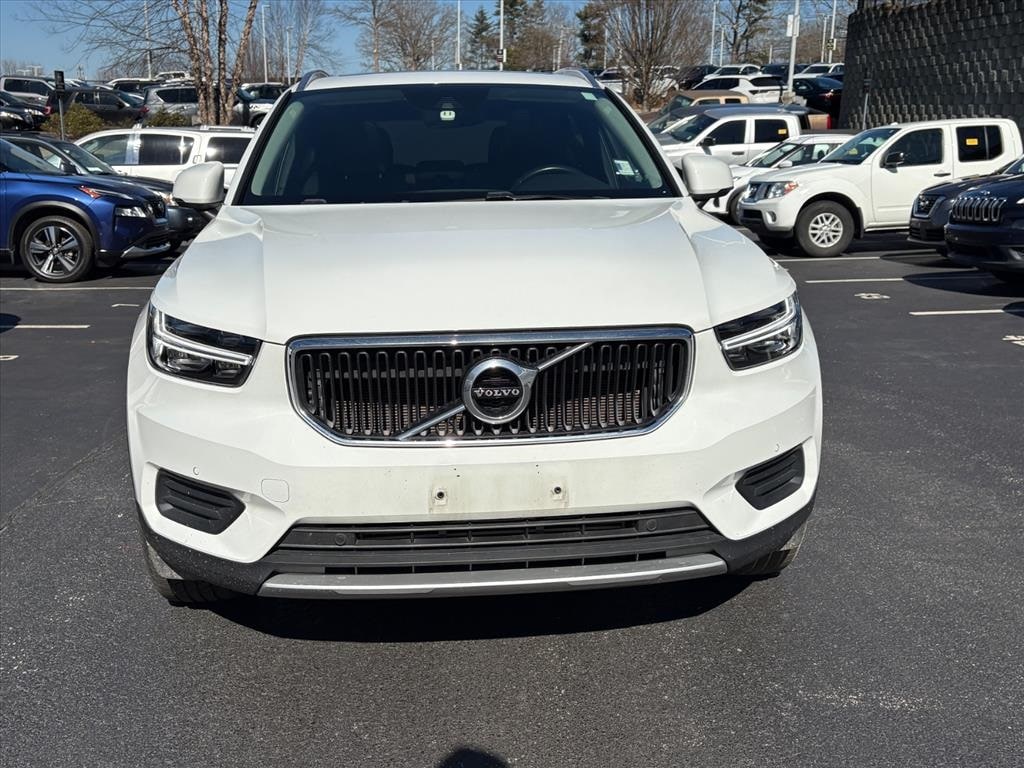 Used 2020 Volvo XC40 Momentum SUV