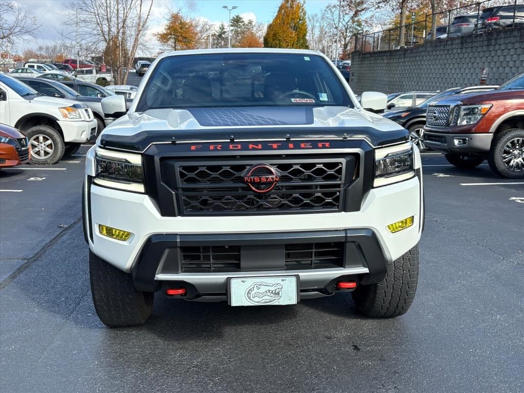 2022 Nissan Frontier PRO-4X photo 2