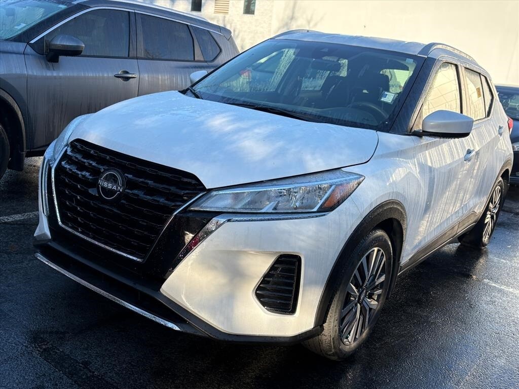 2022 Nissan Kicks SV photo 3