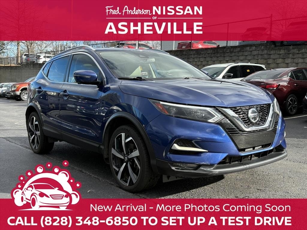 2021 Nissan Rogue Sport SL's photo