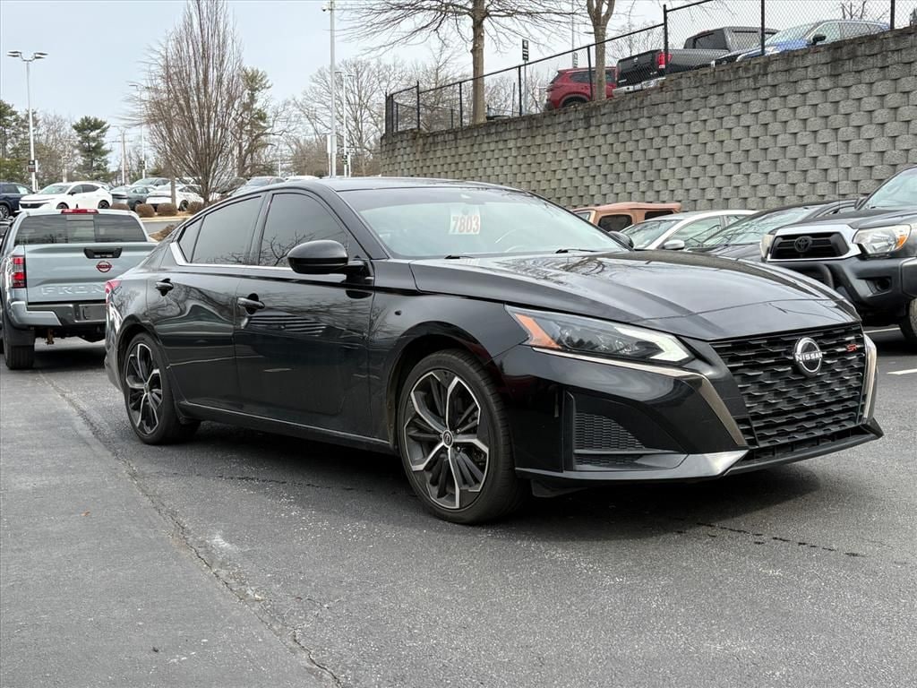 Used 2023 Nissan Altima 2.5 SR Sedan