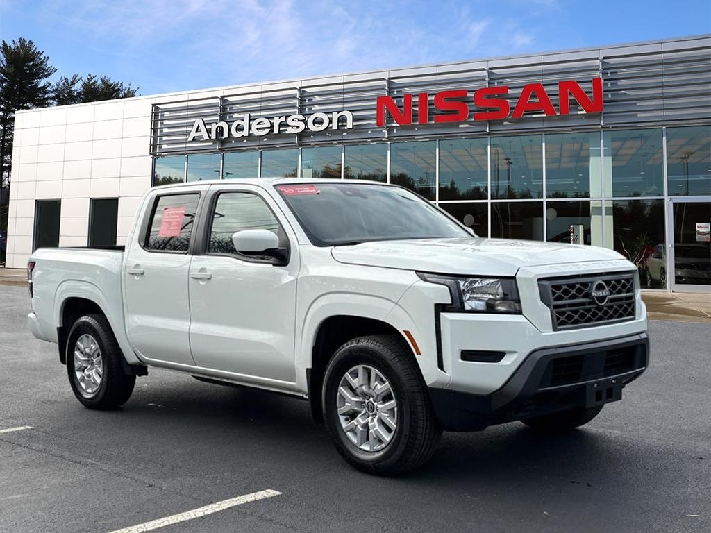 2022 Nissan Frontier SV's photo