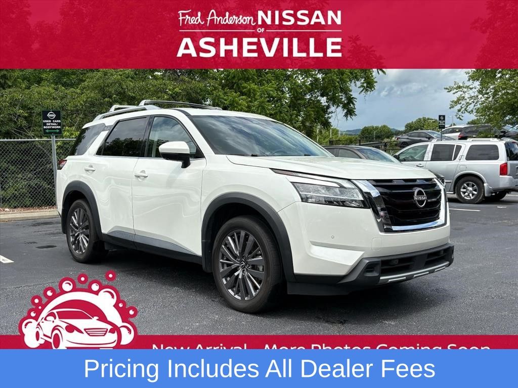2024 Nissan Pathfinder SL 4WD's photo
