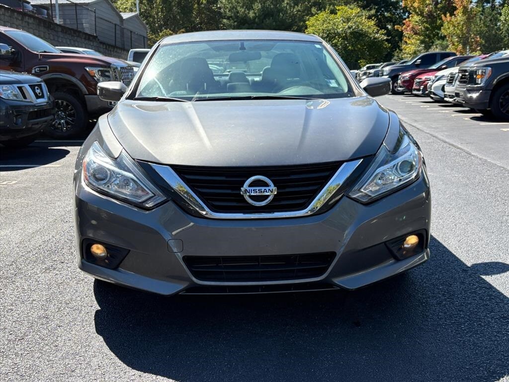 2017 Nissan Altima 2.5 SV photo 2