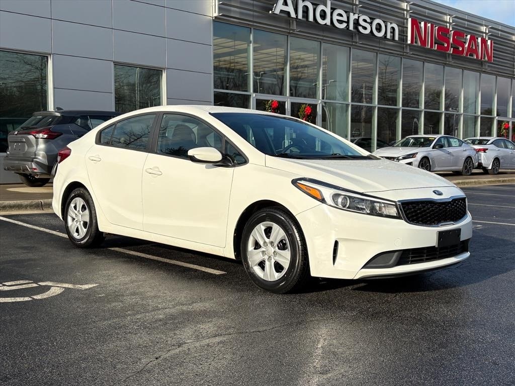 2017 Kia Forte LX's photo