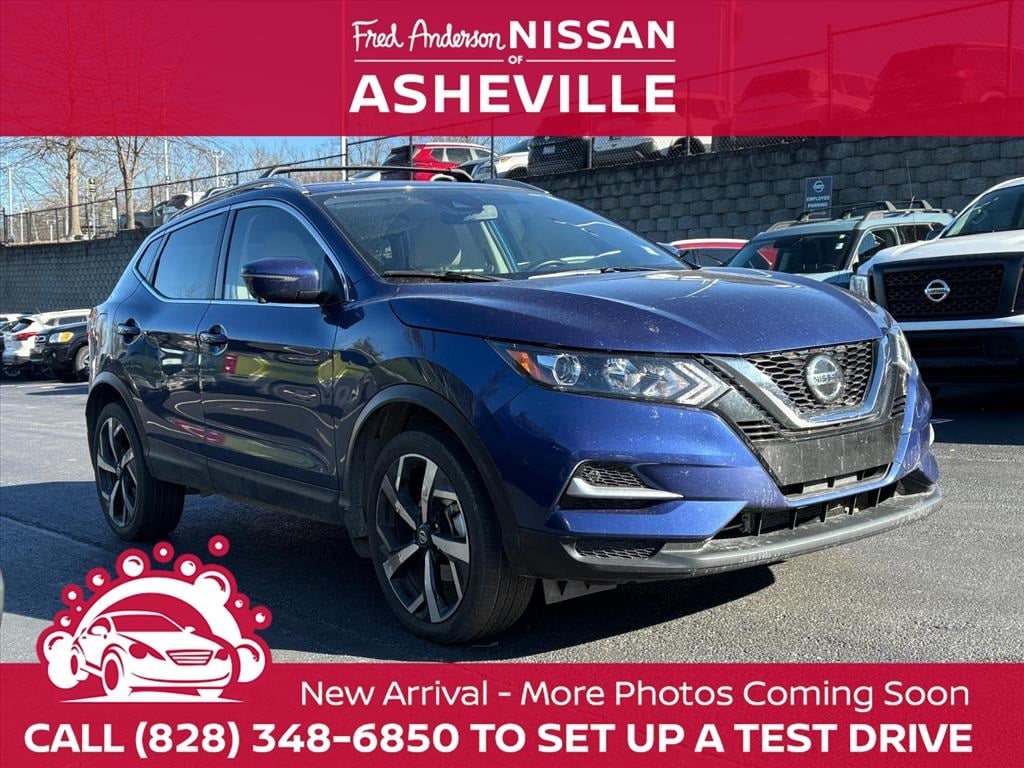 2022 Nissan Rogue Sport SL's photo