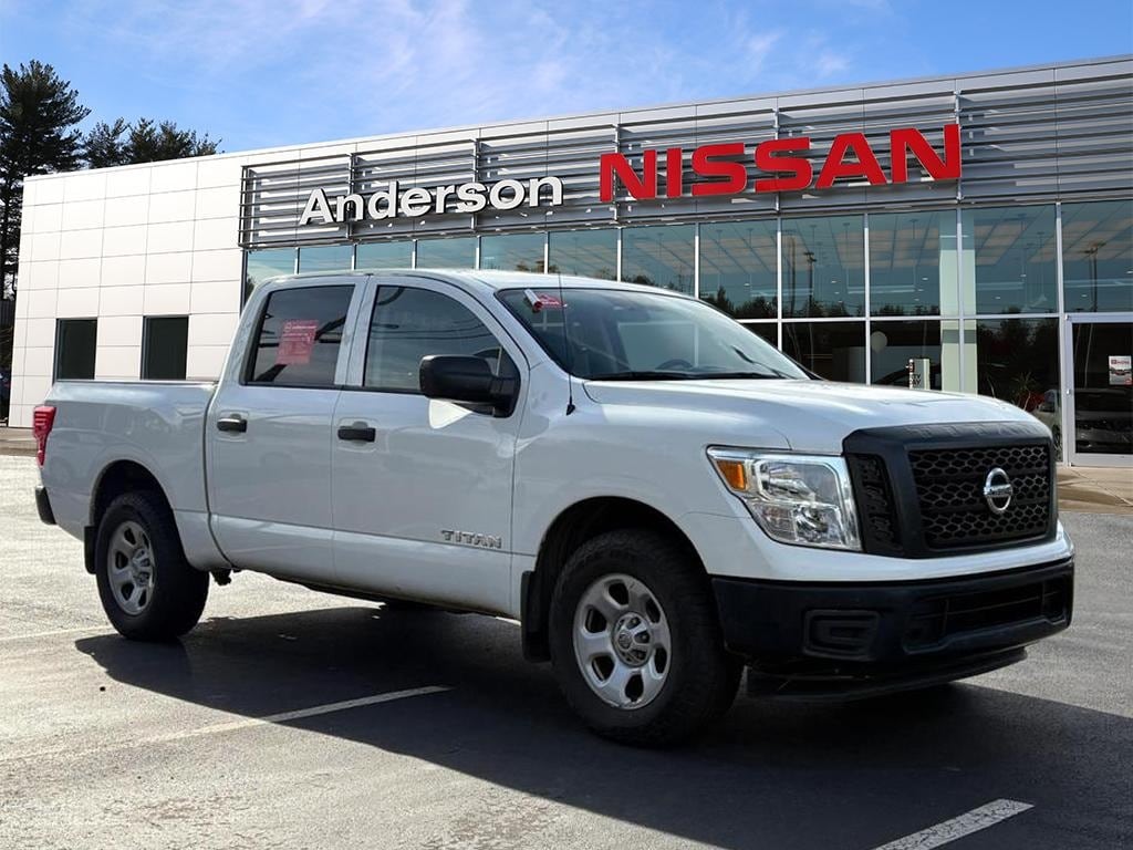 2018 Nissan Titan S's photo