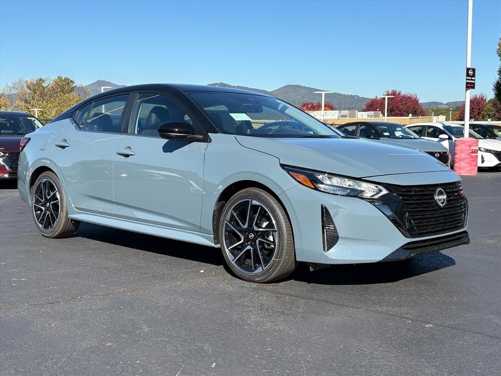 2025 Nissan Sentra SR's photo