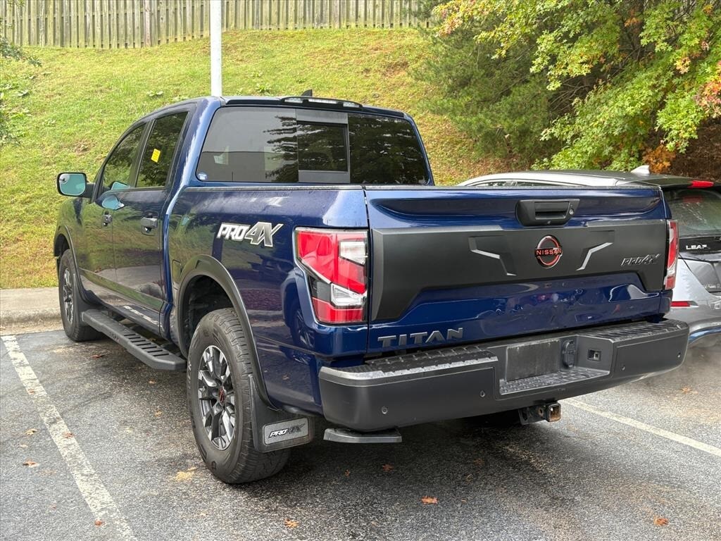 2024 Nissan Titan PRO-4X photo 3