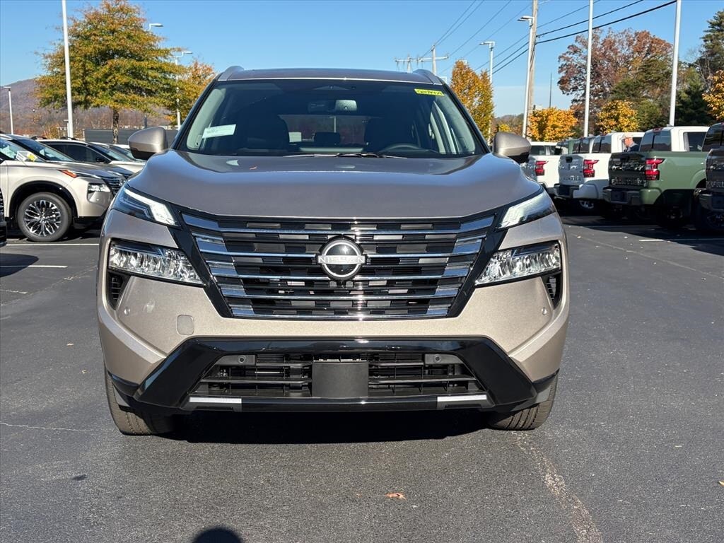 2026 Nissan Rogue Platinum photo 2