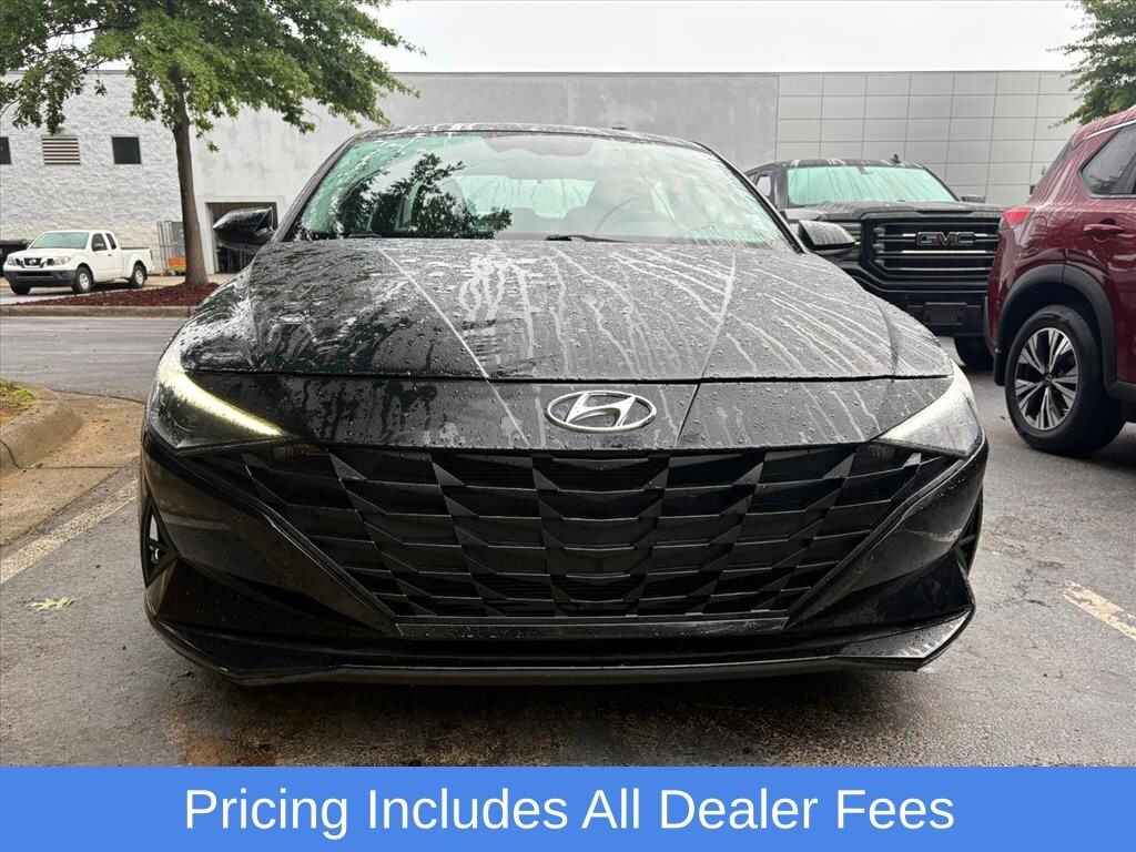 Used 2023 Hyundai Elantra SE Sedan