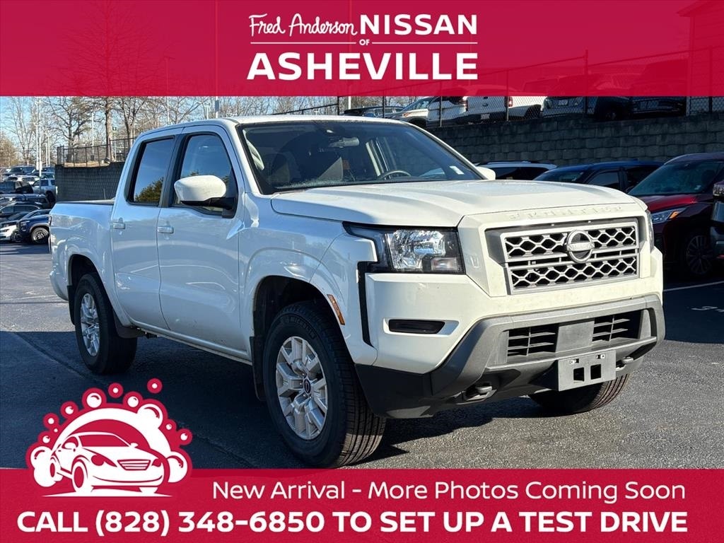 2022 Nissan Frontier SV's photo