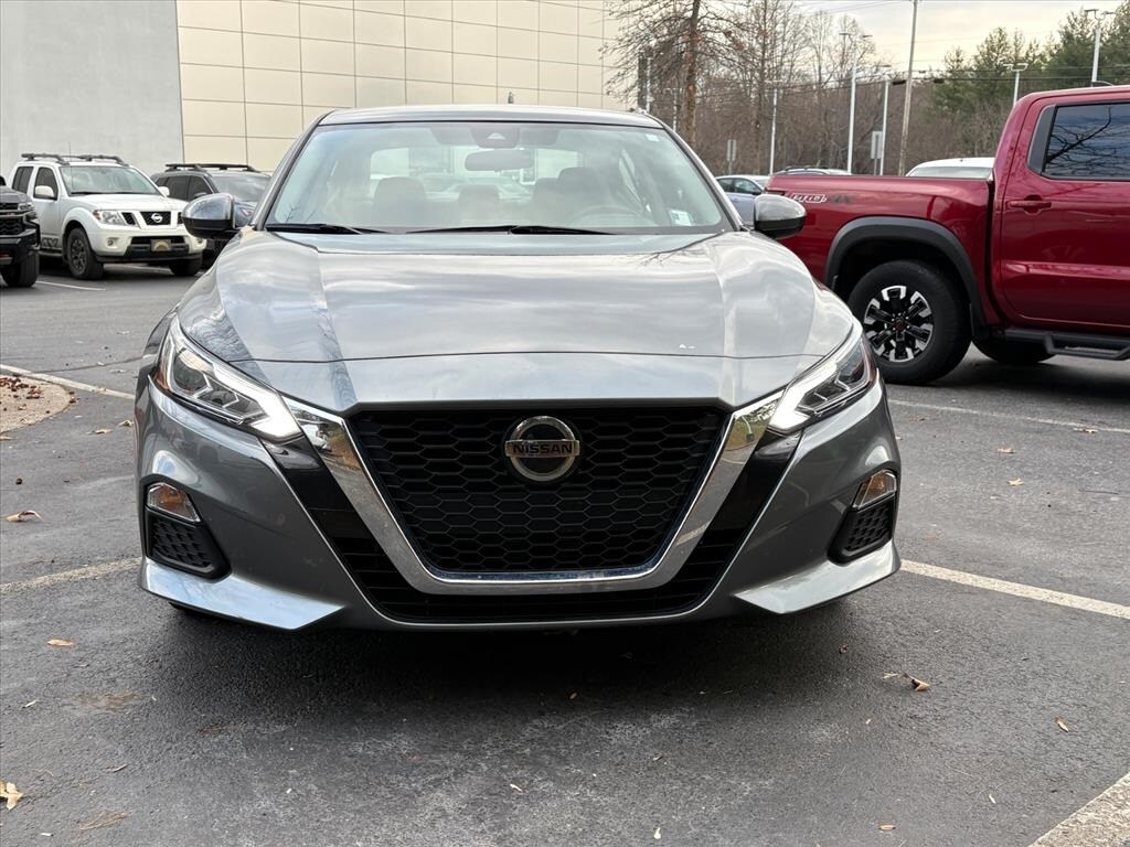 2022 Nissan Altima SV photo 2