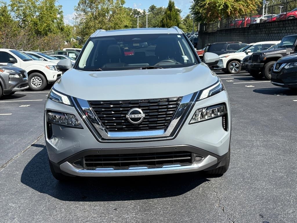 2023 Nissan Rogue Platinum photo 2