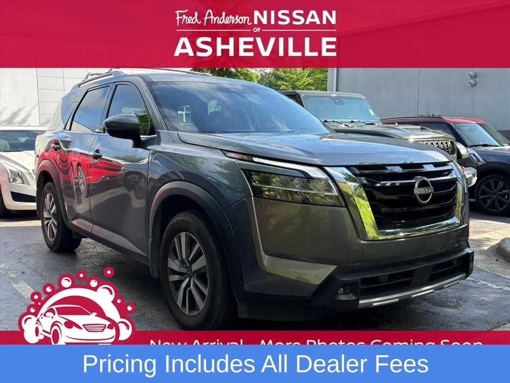 2024 Nissan Pathfinder SL 4WD's photo