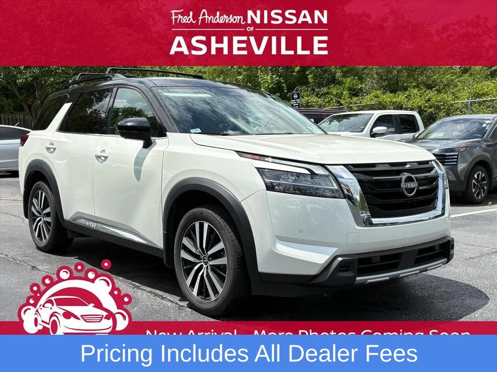 2023 Nissan Pathfinder Platinum 2WD's photo