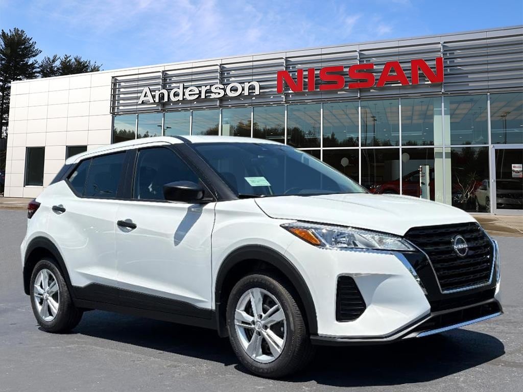 2025 Nissan KICKS PLAY Base's photo