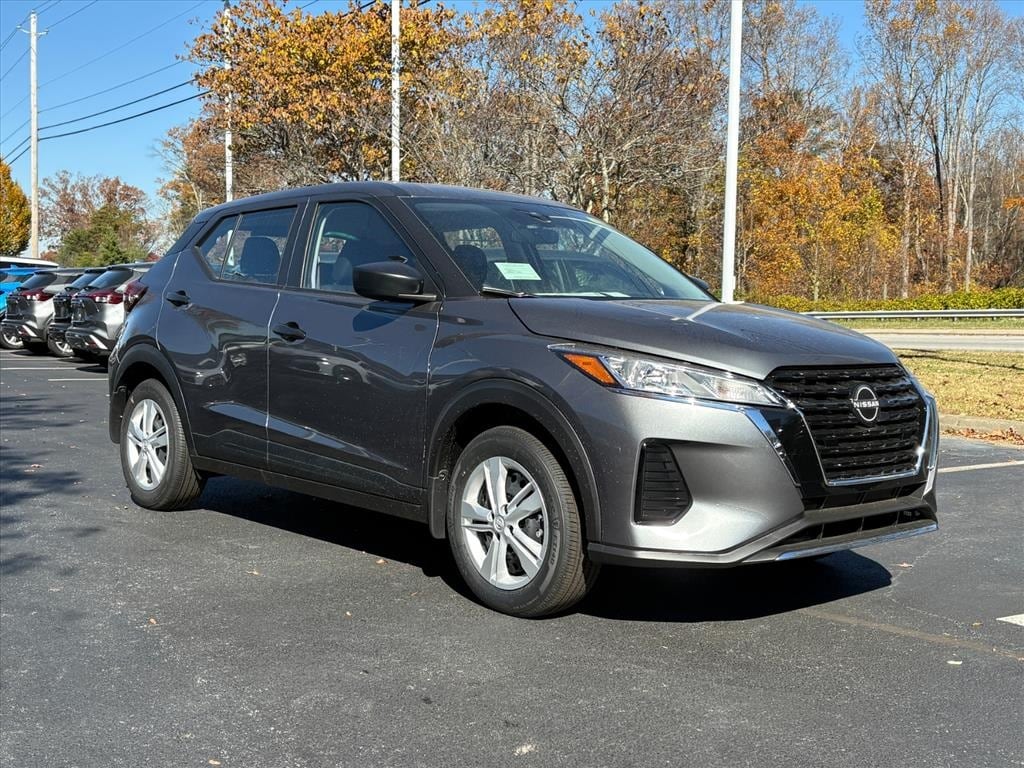 2025 Nissan KICKS PLAY Base's photo