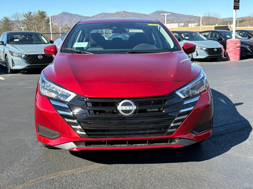 New 2025 Nissan Versa 1.6 SV Sedan
