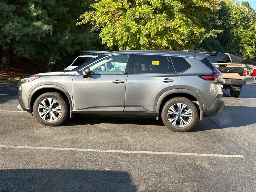 2021 Nissan Rogue SV photo 3