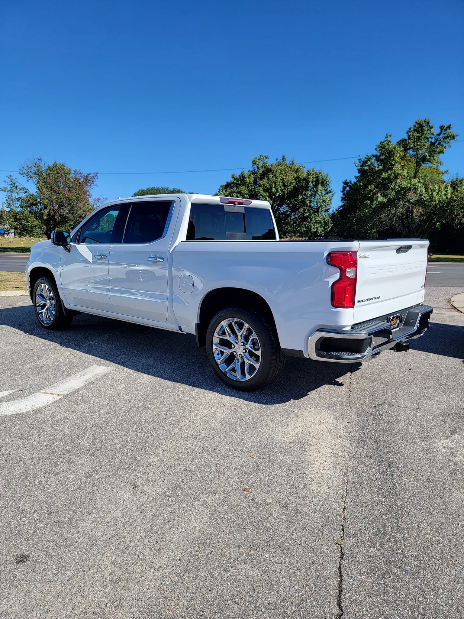 Used 2019 Chevrolet Silverado 1500 LTZ with VIN 1GCUYGEL0KZ403142 for sale in Burlington, VT