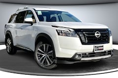 2025 Nissan Pathfinder Platinum SUV