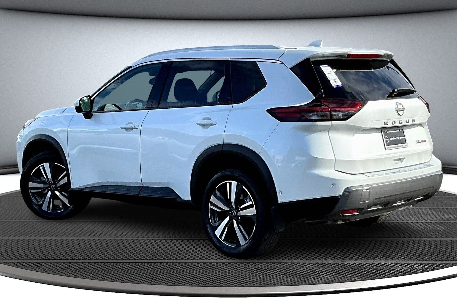 2024 Nissan Rogue SL photo 3