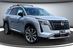 2026 Nissan Pathfinder Platinum SUV