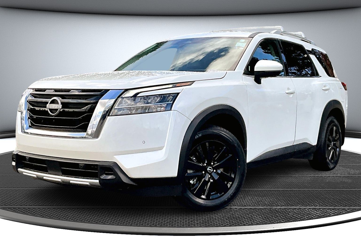 2023 Nissan Pathfinder SL photo 3