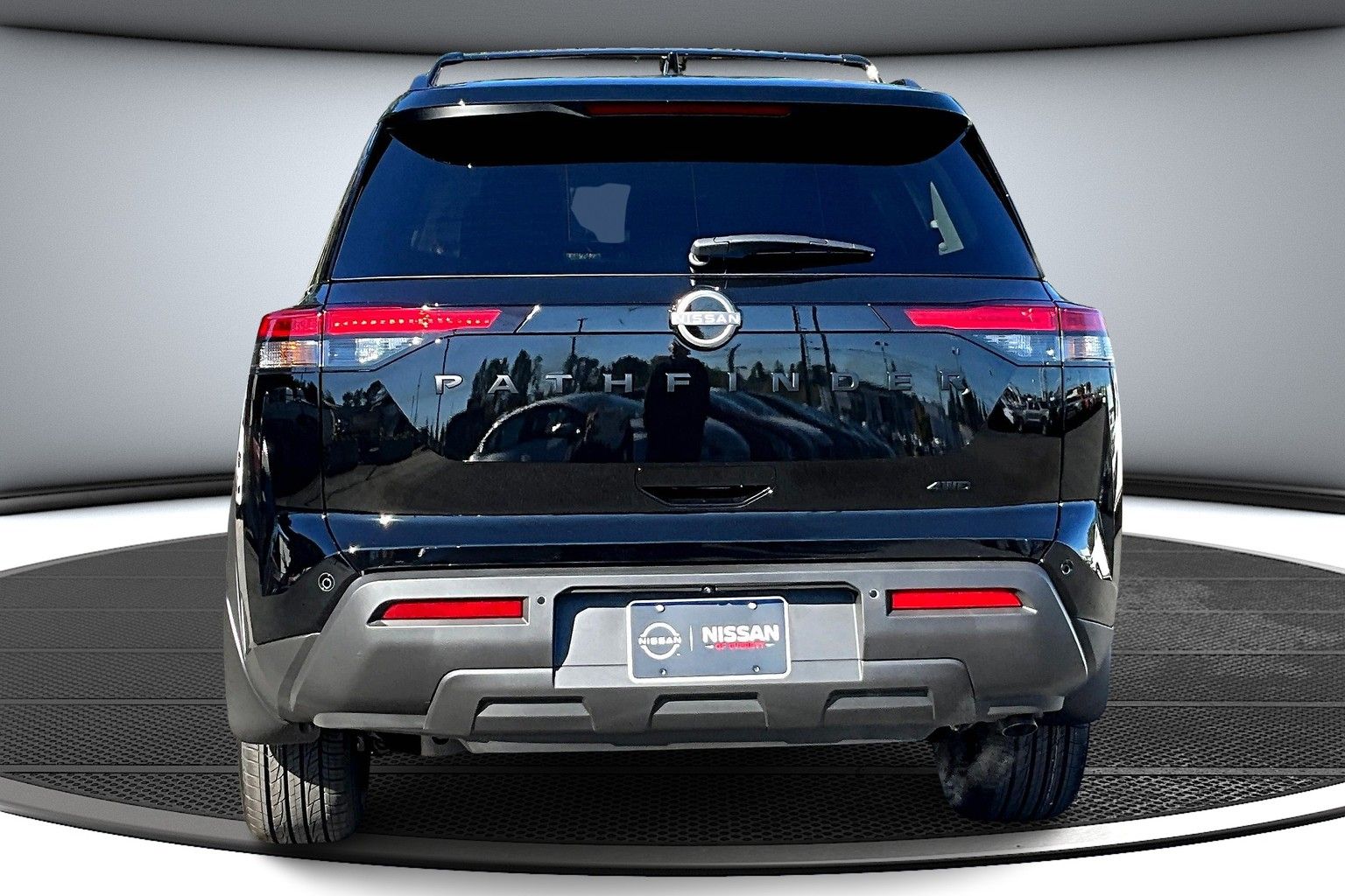 2025 Nissan Pathfinder SV photo 4
