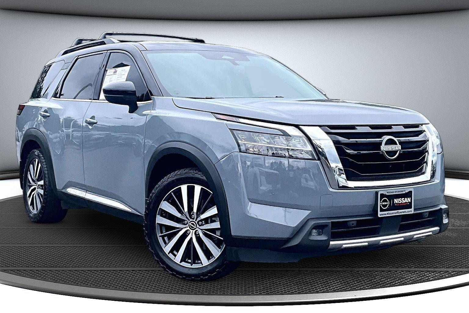 2022 Nissan Pathfinder Platinum 4WD's photo