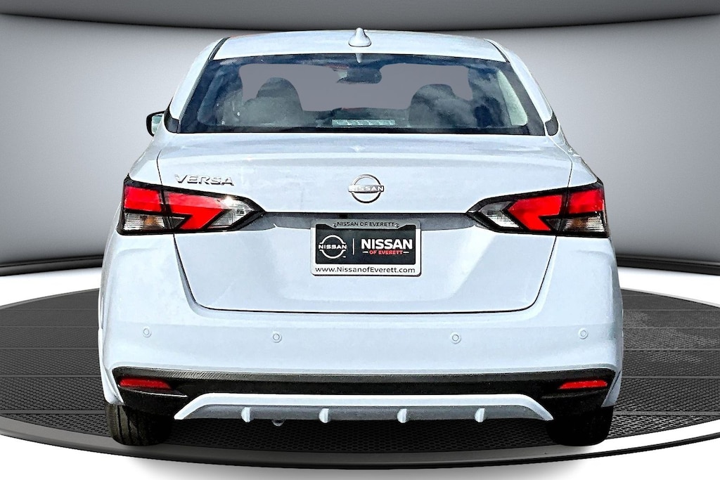 New 2025 Nissan Versa 1.6 SV Sedan