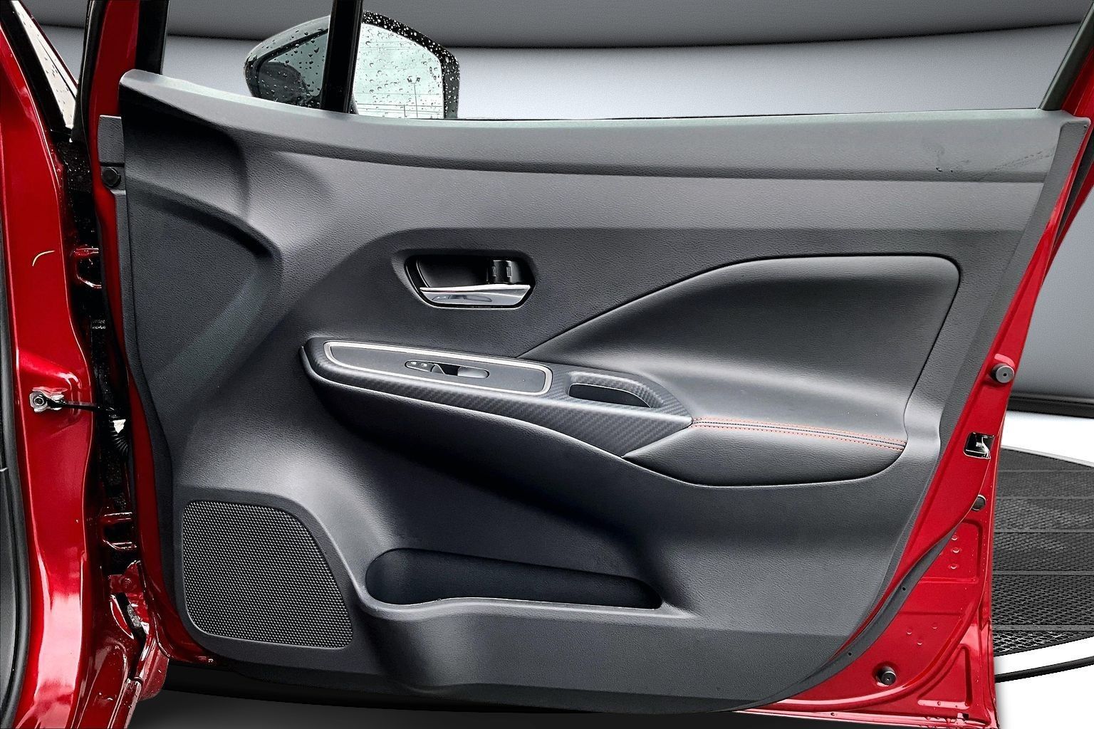 2025 Nissan Versa Sedan SR - Photo 17