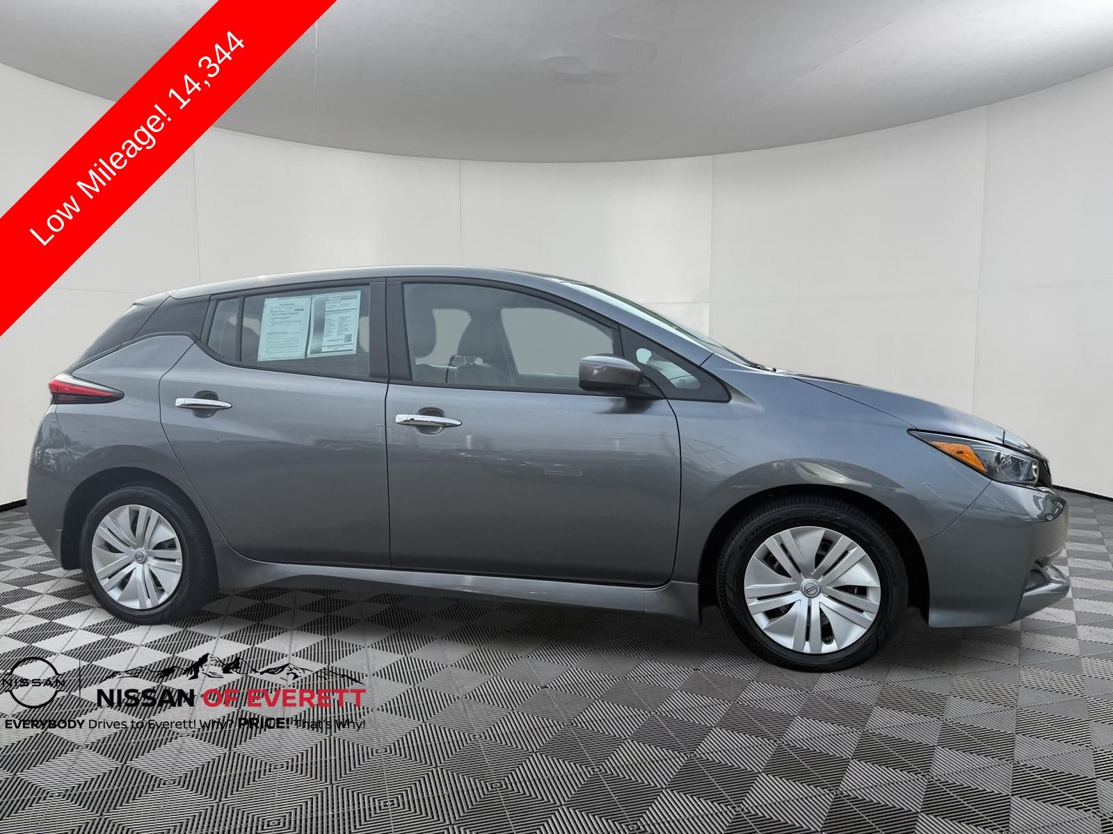 2023 Nissan LEAF Hatchback 