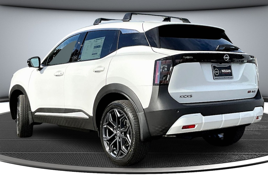 New 2026 Nissan Kicks SR SUV