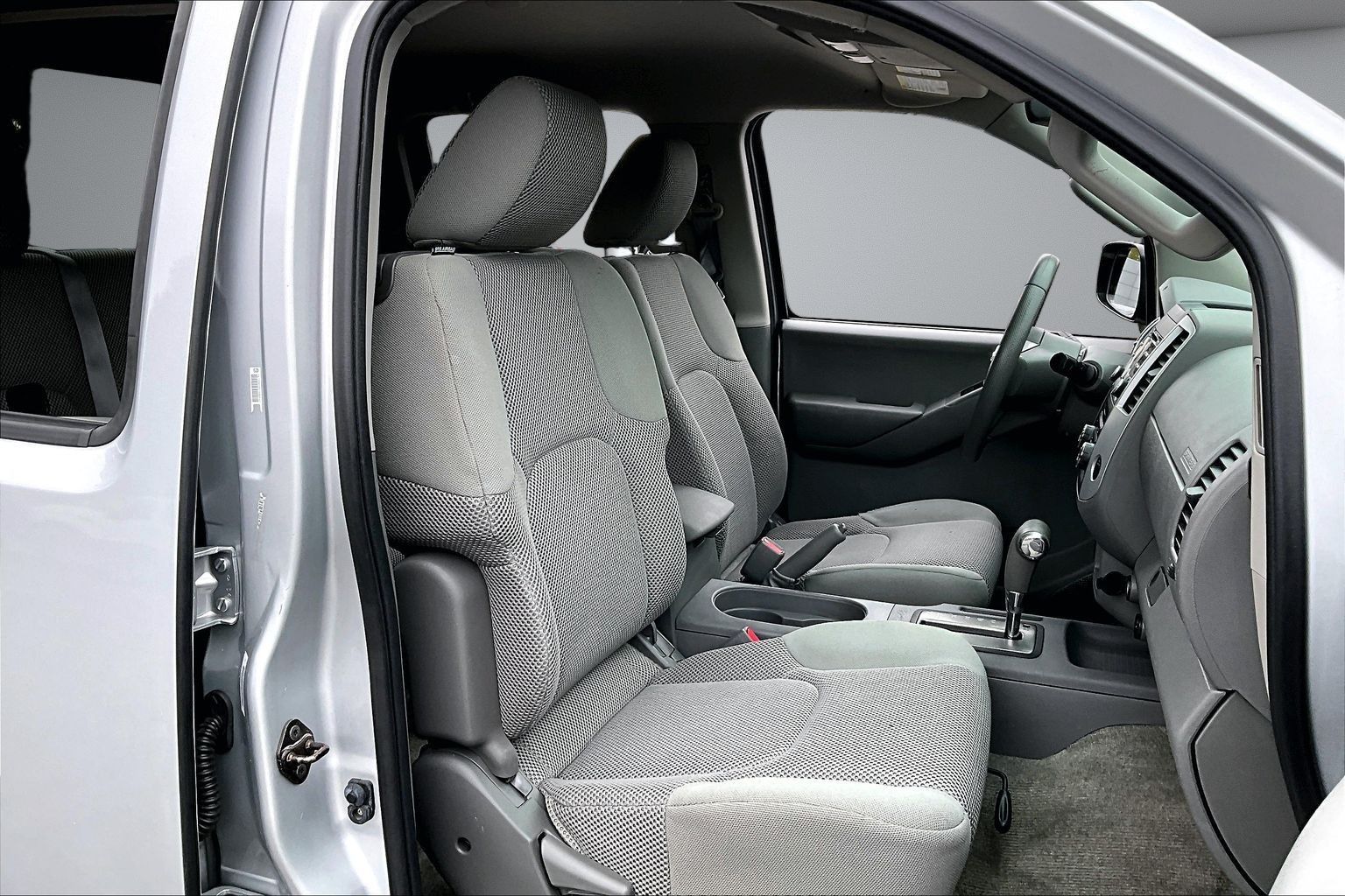 2013 Nissan Frontier SV - Photo 27