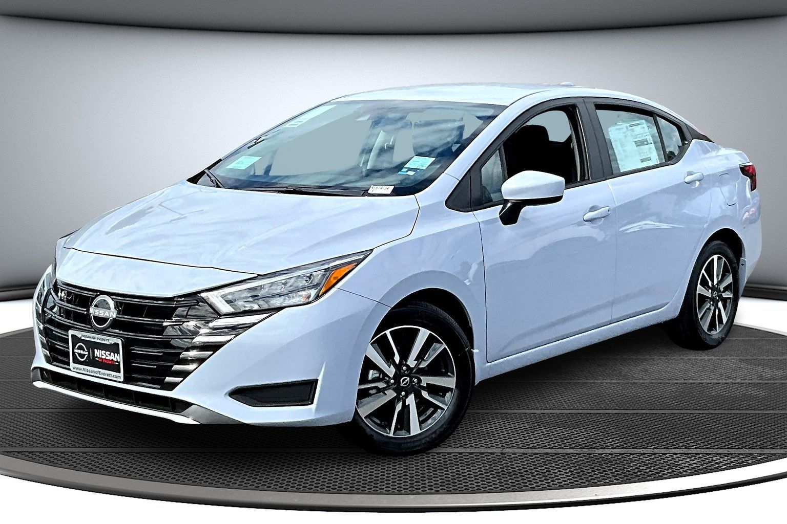 2025 Nissan Versa 1.6 SV photo 2